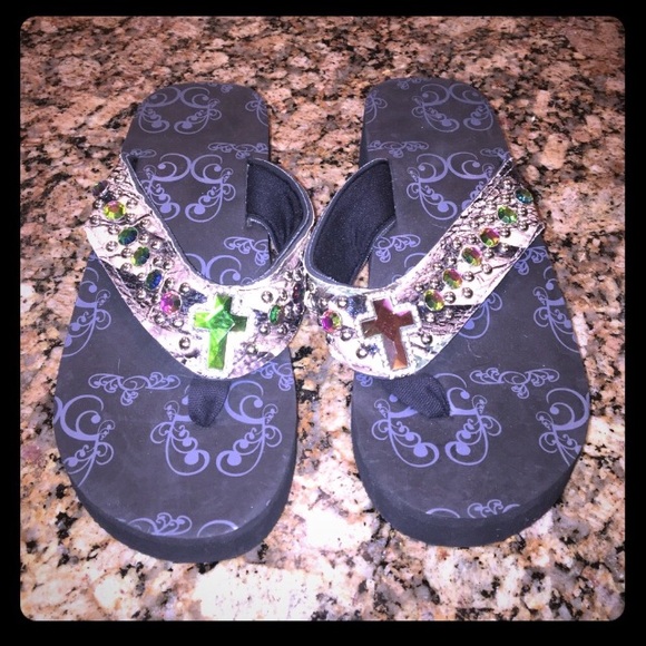 Shoes - New Rhinestone flip flops